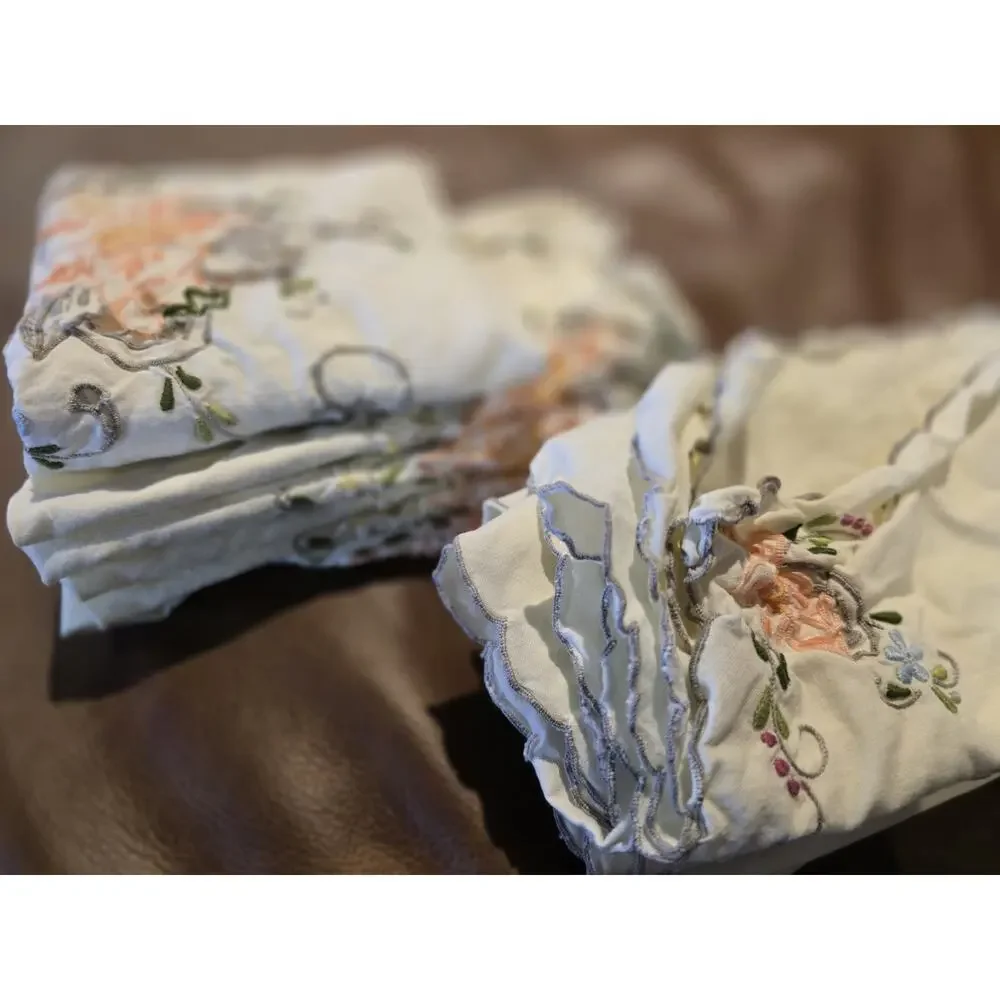 Vtg Scalloped Embroidered Table Set Runner Placemats Napkins
